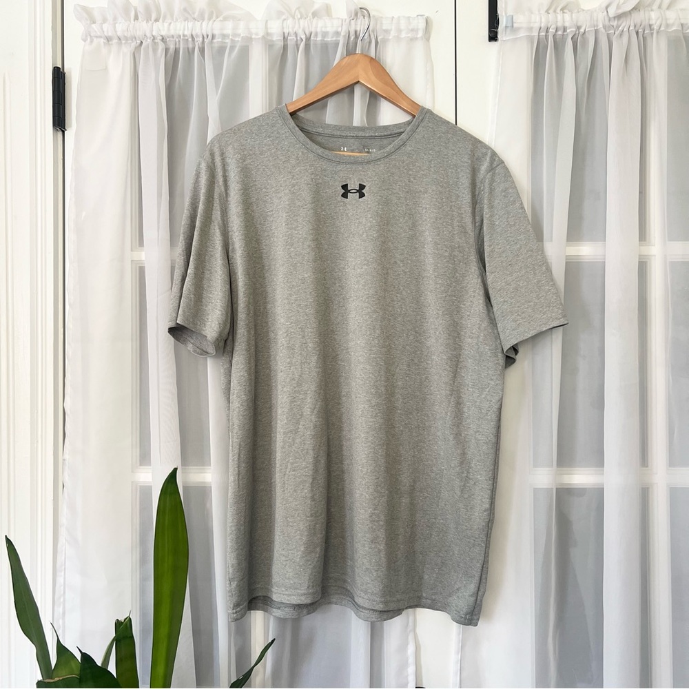 Under Armour Mens Athletic Tee Shirt Gray Short Sleeve Size Large